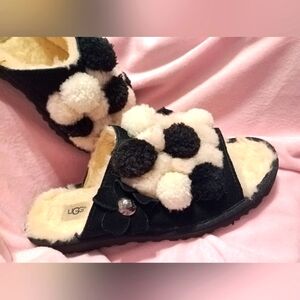 UGG BLACK SUEDE SHEEPSKIN CLIO POM POM SLIDE SLIPPERS SLIDES sz8